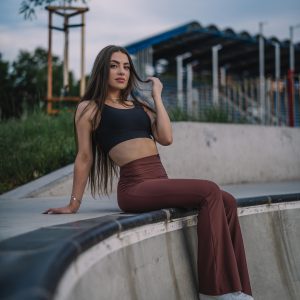 Zvonové legíny – škorica matná